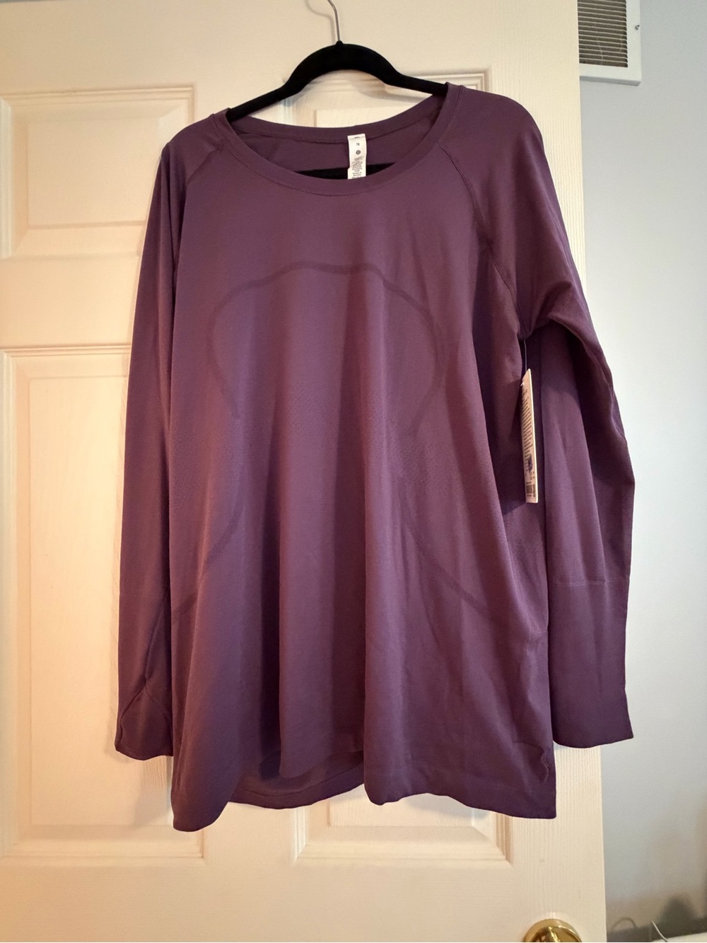 lululemon swiftly tech Long Sleeve Crew in Plum